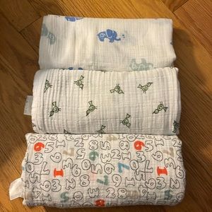 Aden + Anais 100% cotton muslin swaddles bundle of three
